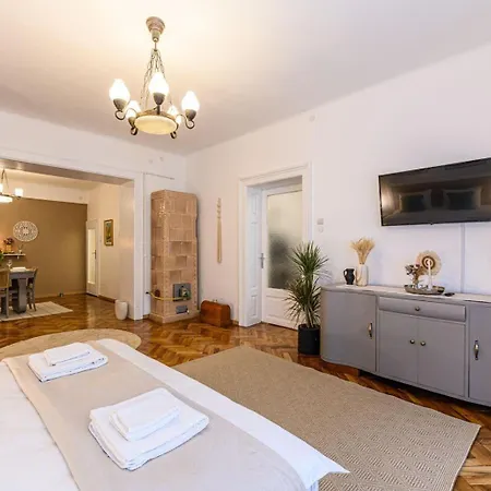 Muresan House In The Historic Center Braşov